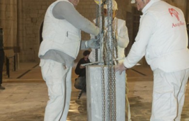 Colocación de la última piedra de la Bóveda del Milenio